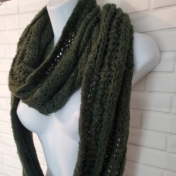 Supreme Dark Green Knitted Infinity Scarf - Picture 2 of 7